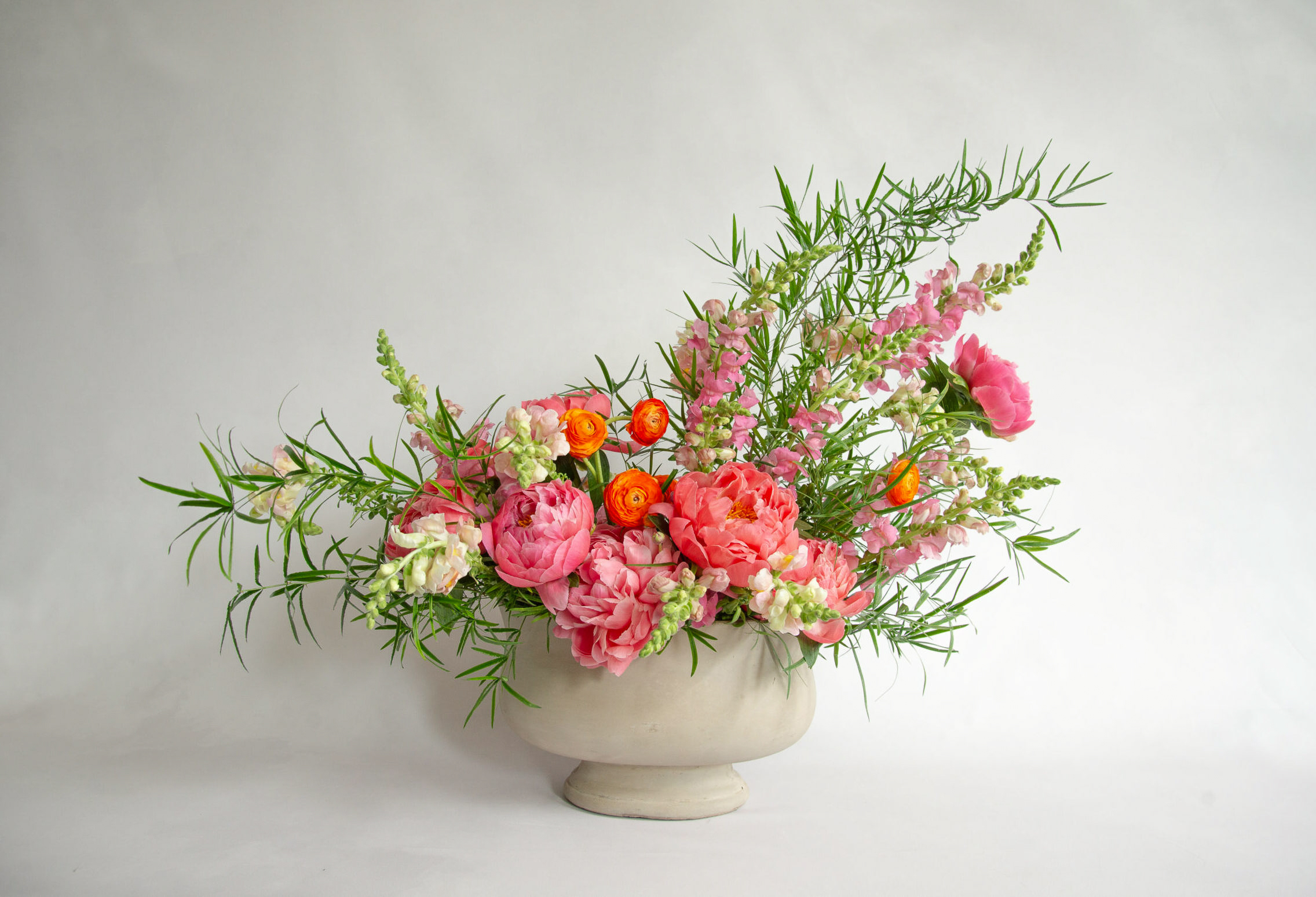 Garden Party Mother's Day flower delivery Chicago — Maison HMR floral arrangement