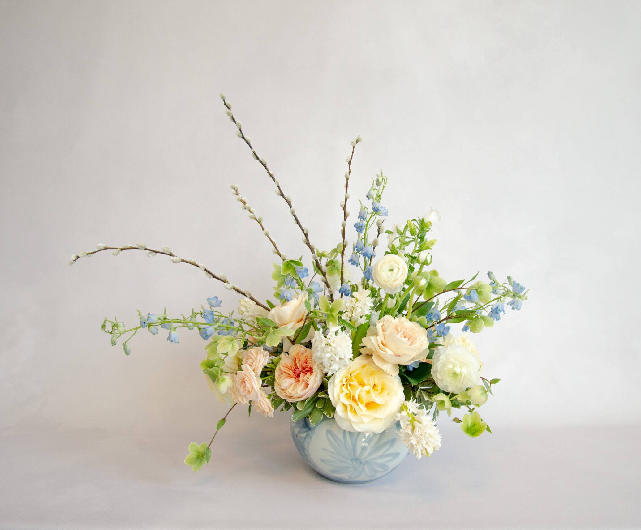 Spring Morning Mother's Day flower delivery Chicago — Maison HMR floral arrangement